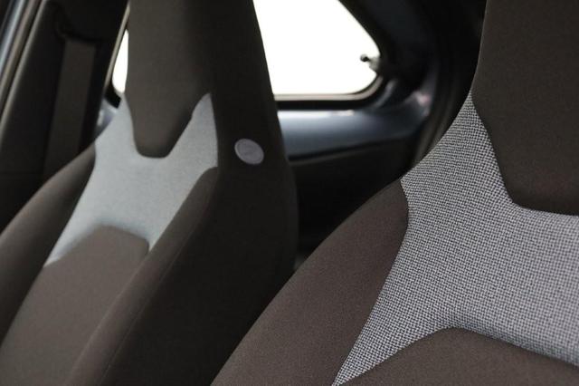 Toyota Aygo X Pure 1.5 Hybrid 116PS Automatik Sitzheizung Klimaautomatik AbstandsTempomat Multifunktionslenkrad Radio Bluetooth Touchscreen Apple CarPlay + Android Auto 