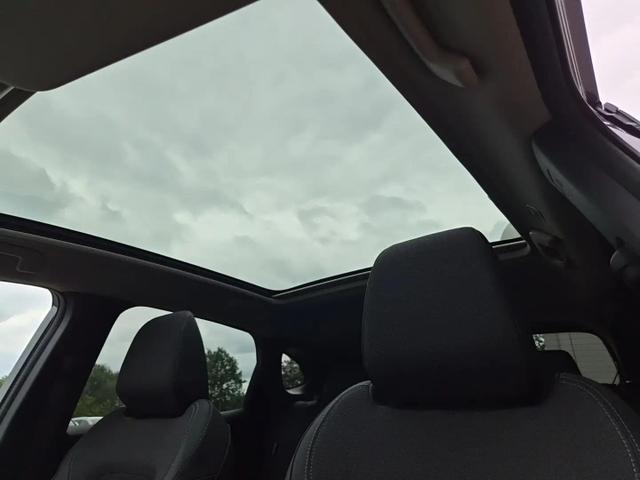 Nissan Qashqai 1.3 DIG-T MHEV 158 PS X-Tronic N-Connecta Teil-Leder PanoGlasdach Klimaautomatik Sitzheizung Lenkradheizung Navi ACC PDC v+h 360&deg;Kamera DAB Bluetooth Touchscreen Apple CarPlay Android Auto 18"LM 