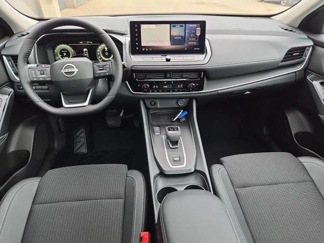 Nissan Qashqai 1.3 DIG-T MHEV 158 PS X-Tronic N-Connecta Teil-Leder PanoGlasdach Klimaautomatik Sitzheizung Lenkradheizung Navi ACC PDC v+h 360&deg;Kamera DAB Bluetooth Touchscreen Apple CarPlay Android Auto 18"LM 