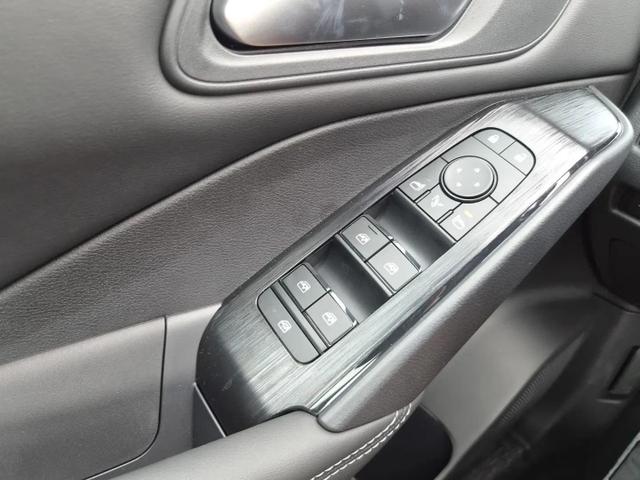 Nissan Qashqai 1.3 DIG-T MHEV 158 PS X-Tronic N-Connecta Teil-Leder PanoGlasdach Klimaautomatik Sitzheizung Lenkradheizung Navi ACC PDC v+h 360&deg;Kamera DAB Bluetooth Touchscreen Apple CarPlay Android Auto 18"LM 