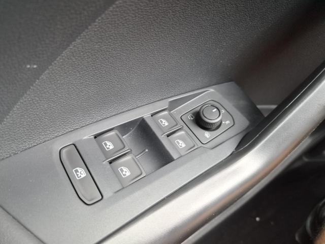 Volkswagen T-Cross 1.0 TSI 116PS DSG Life AHK (abnehmbar) IQ.LIGHT-LED-Matrix Sitzheizung R&uuml;ckf.Kamera Klimaautomatik Abstandstempomat Apple CarPlay Android Auto 