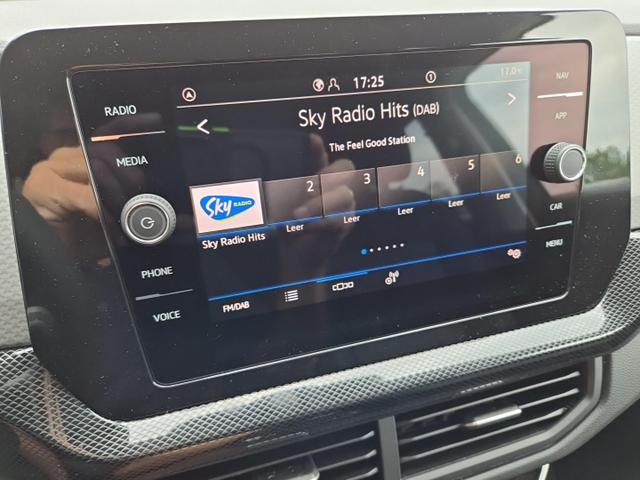 Volkswagen T-Cross 1.0 TSI 116PS DSG Life AHK (abnehmbar) IQ.LIGHT-LED-Matrix Sitzheizung R&uuml;ckf.Kamera Klimaautomatik Abstandstempomat Apple CarPlay Android Auto 