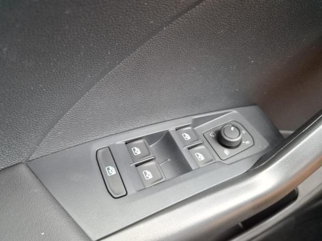 Volkswagen T-Cross 1.0 TSI 116PS DSG Life AHK (abnehmbar) IQ.LIGHT-LED-Matrix Sitzheizung R&uuml;ckf.Kamera Klimaautomatik Abstandstempomat Apple CarPlay Android Auto 