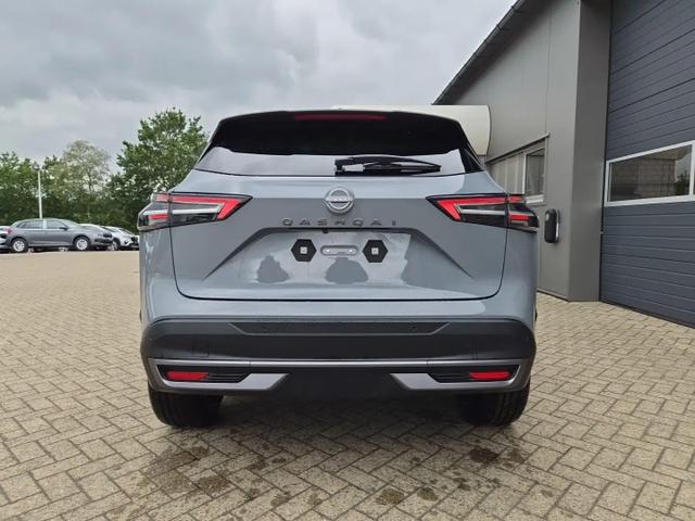 Nissan Qashqai 1.3 DIG-T MHEV 158 PS X-Tronic N-Connecta Teil-Leder PanoGlasdach Klimaautomatik Sitzheizung Lenkradheizung Navi ACC PDC v+h 360&deg;Kamera DAB Bluetooth Touchscreen Apple CarPlay Android Auto 18"LM 