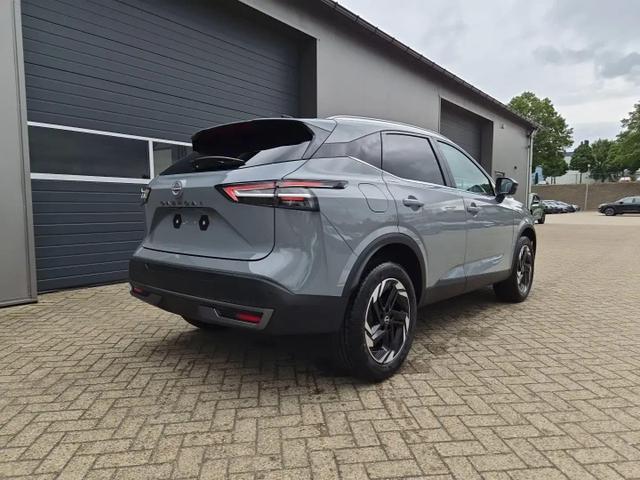 Nissan Qashqai 1.3 DIG-T MHEV 158 PS X-Tronic N-Connecta Teil-Leder PanoGlasdach Klimaautomatik Sitzheizung Lenkradheizung Navi ACC PDC v+h 360&deg;Kamera DAB Bluetooth Touchscreen Apple CarPlay Android Auto 18"LM 