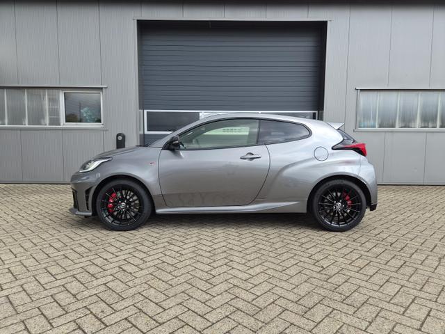 Toyota GR Yaris - 1.6 Turbo 280PS 4x4 High Performance Klimaautomatik Lenkradheizung Sitzheizung JBL Premiumsound Navi Bluetooth DAB Apple CarPlay Android Auto2x Keyless ACC R&uuml;ckf.Kamera PDC v+h 18-LM