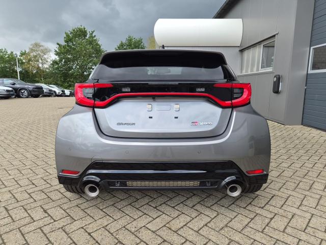 Toyota GR Yaris 1.6 Turbo 280PS 4x4 High Performance Klimaautomatik Lenkradheizung Sitzheizung JBL Premiumsound Navi Bluetooth DAB Apple CarPlay Android Auto2x Keyless ACC R&uuml;ckf.Kamera PDC v+h 18-LM 