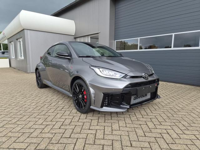 Toyota GR Yaris 1.6 Turbo 280PS Automatik 4x4 High Performance Klimaautomatik Lenkradheizung Sitzheizung JBL Premiumsound Navi Bluetooth DAB Apple CarPlay Android Auto2x Keyless ACC R&uuml;ckf.Kamera PDC v+h 18-LM 