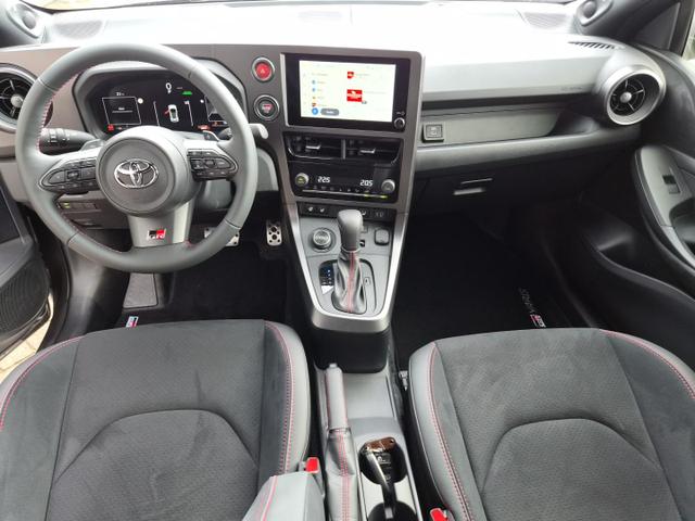 Toyota GR Yaris 1.6 Turbo 280PS Automatik 4x4 High Performance Klimaautomatik Lenkradheizung Sitzheizung JBL Premiumsound Navi Bluetooth DAB Apple CarPlay Android Auto2x Keyless ACC R&uuml;ckf.Kamera PDC v+h 18-LM 