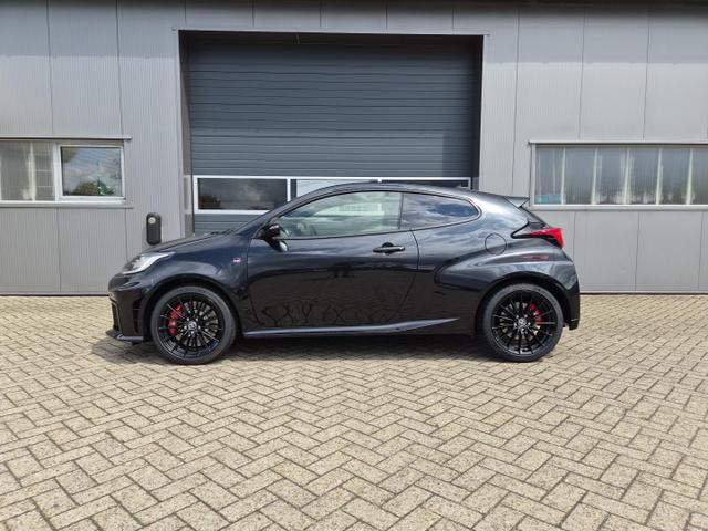 Toyota GR Yaris - 1.6 Turbo 280PS 4x4 High Performance Klimaautomatik Lenkradheizung Sitzheizung JBL Premiumsound Navi Bluetooth DAB Apple CarPlay Android Auto2x Keyless ACC R&uuml;ckf.Kamera PDC v+h 18-LM