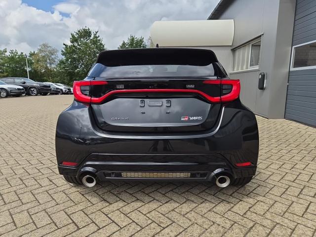 Toyota GR Yaris 1.6 Turbo 280PS 4x4 High Performance Klimaautomatik Lenkradheizung Sitzheizung JBL Premiumsound Navi Bluetooth DAB Apple CarPlay Android Auto2x Keyless ACC R&uuml;ckf.Kamera PDC v+h 18-LM 