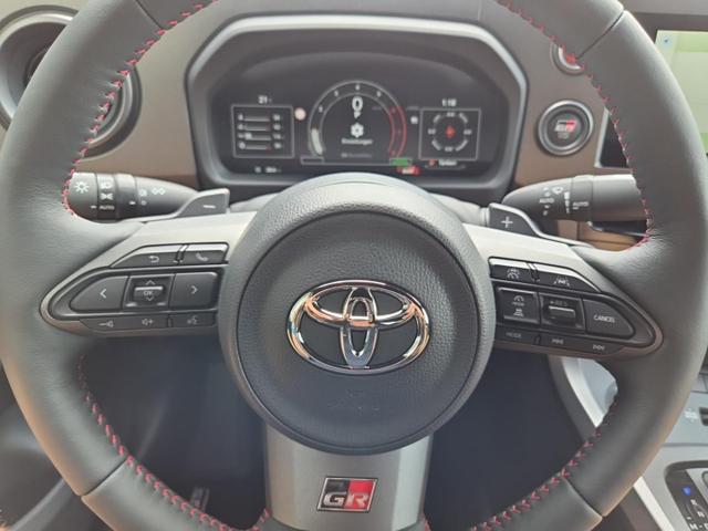 Toyota GR Yaris 1.6 Turbo 280PS Automatik 4x4 High Performance Klimaautomatik Lenkradheizung Sitzheizung JBL Premiumsound Navi Bluetooth DAB Apple CarPlay Android Auto2x Keyless ACC R&uuml;ckf.Kamera PDC v+h 18-LM 