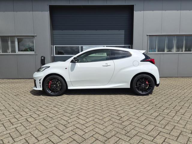 Toyota GR Yaris - 1.6 Turbo 280PS Automatik 4x4 High Performance BBS Felgen Klimaautomatik Lenkradheizung Sitzheizung JBL Premiumsound Navi Bluetooth DAB Apple CarPlay Android Auto2x Keyless ACC R&uuml;ckf.Kamera PDC v+h 18-LM