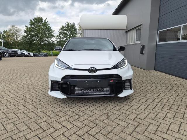 Toyota GR Yaris 1.6 Turbo 280PS Automatik 4x4 High Performance BBS Felgen Klimaautomatik Lenkradheizung Sitzheizung JBL Premiumsound Navi Bluetooth DAB Apple CarPlay Android Auto2x Keyless ACC R&uuml;ckf.Kamera PDC v+h 18-LM 