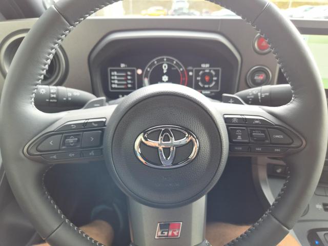 Toyota GR Yaris 1.6 Turbo 280PS Automatik 4x4 High Performance BBS Felgen Klimaautomatik Lenkradheizung Sitzheizung JBL Premiumsound Navi Bluetooth DAB Apple CarPlay Android Auto2x Keyless ACC R&uuml;ckf.Kamera PDC v+h 18-LM 