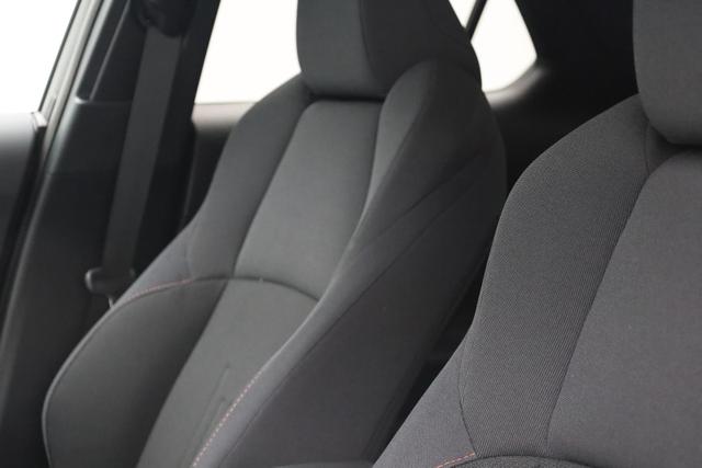 Toyota C-HR 2.0-l-VVT-i 223PS PHEV Automatik Teamplayer Voll-LED elektr. Heckklappe Sitzheizung Lenkradheizung Klimaautomatik Navi Bluetooth wireless Apple CarPlay + Android Auto ACC PDC v+h R&uuml;ckf.Kamera 18"LM vollelektr. Reichweite 66KM 