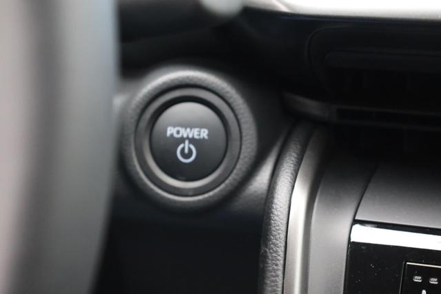 Toyota C-HR 2.0-l-VVT-i 223PS PHEV Automatik Teamplayer Voll-LED elektr. Heckklappe Sitzheizung Lenkradheizung Klimaautomatik Navi Bluetooth wireless Apple CarPlay + Android Auto ACC PDC v+h R&uuml;ckf.Kamera 18"LM vollelektr. Reichweite 66KM 