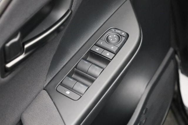 Toyota C-HR 2.0-l-VVT-i 223PS PHEV Automatik Teamplayer Voll-LED elektr. Heckklappe Sitzheizung Lenkradheizung Klimaautomatik Navi Bluetooth wireless Apple CarPlay + Android Auto ACC PDC v+h R&uuml;ckf.Kamera 18"LM vollelektr. Reichweite 66KM 