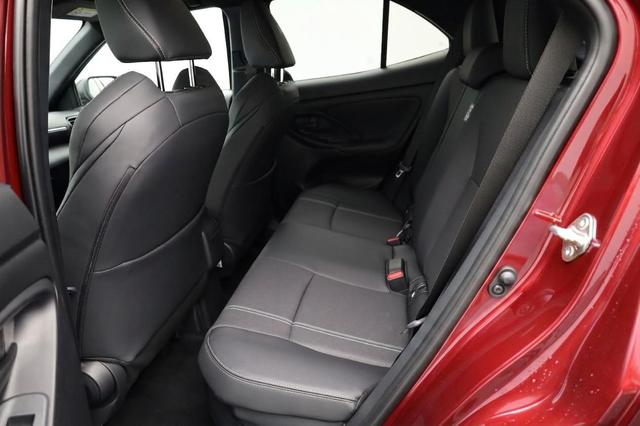 Toyota Yaris Cross 1.5-l 130PS HEV Automatik Style Matrix-LED elektr. Heckklappe Sitzheizung Lenkradheizung Klimaautomatik Navi Bluetooth wireless Apple CarPlay + Android Auto ACC PDC v+h R&uuml;ckf.Kamera 18"LM 