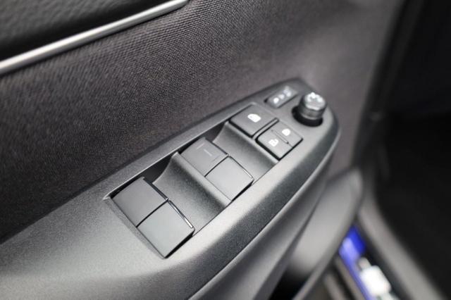 Toyota Yaris Cross 1.5-l 130PS HEV Automatik Style Matrix-LED elektr. Heckklappe Sitzheizung Lenkradheizung Klimaautomatik Navi Bluetooth wireless Apple CarPlay + Android Auto ACC PDC v+h R&uuml;ckf.Kamera 18"LM 
