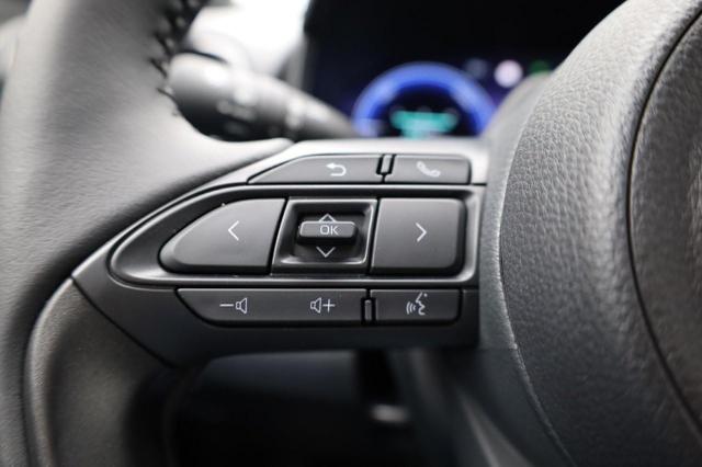 Toyota Yaris Cross 1.5-l 130PS HEV Automatik Style Matrix-LED elektr. Heckklappe Sitzheizung Lenkradheizung Klimaautomatik Navi Bluetooth wireless Apple CarPlay + Android Auto ACC PDC v+h R&uuml;ckf.Kamera 18"LM 