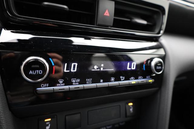 Toyota Yaris Cross 1.5-l 130PS HEV Automatik Style Matrix-LED elektr. Heckklappe Sitzheizung Lenkradheizung Klimaautomatik Navi Bluetooth wireless Apple CarPlay + Android Auto ACC PDC v+h R&uuml;ckf.Kamera 18"LM 