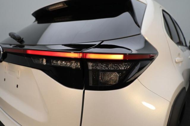 Toyota Yaris Cross 1.5-l 130PS HEV Automatik Style Matrix-LED elektr. Heckklappe Sitzheizung Lenkradheizung Klimaautomatik Navi Bluetooth wireless Apple CarPlay + Android Auto ACC PDC v+h R&uuml;ckf.Kamera 18"LM 