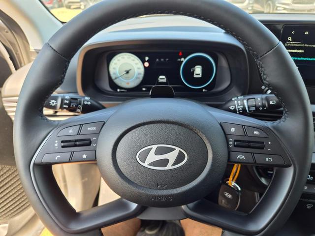 Hyundai i20 1.0 T-GDI 90PS Trend Automatik 5-t&uuml;rig Innenraumkamera 2xKeyless Klimaautomatik Sitzheizung Lenkradheizung Navi R&uuml;ckf.Kamera PDC Apple CarPlay Android Auto Tempomat Touchscreen 16"LM 