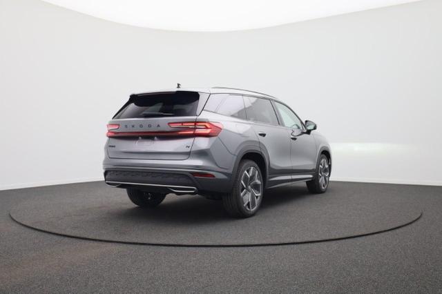 Skoda Kodiaq Sportline 1.5 TSI 204PS PHEV DSG Sitzheizung v+h Frontscheibe beheizb. 20"LM schwenkb. AHK elektr. PanoDach Alcantara PDC R&uuml;ckf.Kamera Klimaautomatik Lenkradheizung Navi Apple CarPlay Android Auto 2xKeyless vollelektr. Reichweite 116KM 