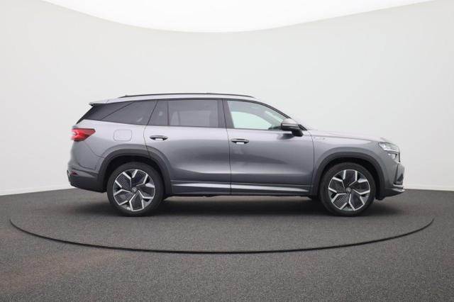 Skoda Kodiaq Sportline 1.5 TSI 204PS PHEV DSG Sitzheizung v+h Frontscheibe beheizb. 20"LM schwenkb. AHK elektr. PanoDach Alcantara PDC R&uuml;ckf.Kamera Klimaautomatik Lenkradheizung Navi Apple CarPlay Android Auto 2xKeyless vollelektr. Reichweite 116KM 