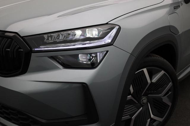 Skoda Kodiaq Sportline 1.5 TSI 204PS PHEV DSG Sitzheizung v+h Frontscheibe beheizb. 20"LM schwenkb. AHK elektr. PanoDach Alcantara PDC R&uuml;ckf.Kamera Klimaautomatik Lenkradheizung Navi Apple CarPlay Android Auto 2xKeyless vollelektr. Reichweite 116KM 