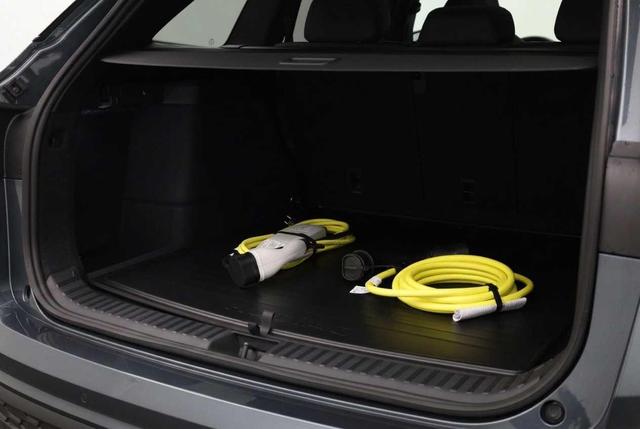 Skoda Kodiaq Sportline 1.5 TSI 204PS PHEV DSG Sitzheizung v+h Frontscheibe beheizb. 20"LM schwenkb. AHK elektr. PanoDach Alcantara PDC R&uuml;ckf.Kamera Klimaautomatik Lenkradheizung Navi Apple CarPlay Android Auto 2xKeyless vollelektr. Reichweite 116KM 