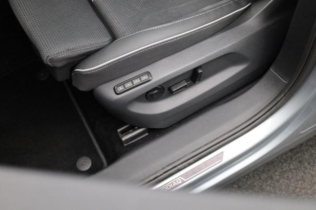 Skoda Kodiaq Sportline 1.5 TSI 204PS PHEV DSG Sitzheizung v+h Frontscheibe beheizb. 20"LM schwenkb. AHK elektr. PanoDach Alcantara PDC R&uuml;ckf.Kamera Klimaautomatik Lenkradheizung Navi Apple CarPlay Android Auto 2xKeyless vollelektr. Reichweite 116KM 