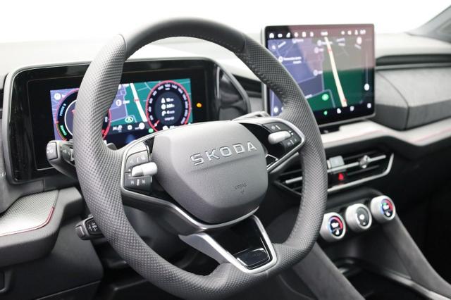 Skoda Kodiaq Sportline 1.5 TSI 204PS PHEV DSG Sitzheizung v+h Frontscheibe beheizb. 20"LM schwenkb. AHK elektr. PanoDach Alcantara PDC R&uuml;ckf.Kamera Klimaautomatik Lenkradheizung Navi Apple CarPlay Android Auto 2xKeyless vollelektr. Reichweite 116KM 