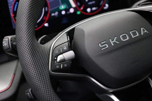 Skoda Kodiaq Sportline 1.5 TSI 204PS PHEV DSG Sitzheizung v+h Frontscheibe beheizb. 20"LM schwenkb. AHK elektr. PanoDach Alcantara PDC R&uuml;ckf.Kamera Klimaautomatik Lenkradheizung Navi Apple CarPlay Android Auto 2xKeyless vollelektr. Reichweite 116KM 