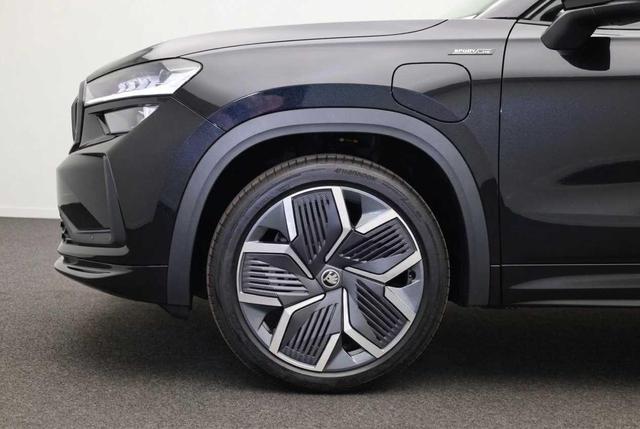 Skoda Kodiaq Sportline 1.5 TSI 204PS PHEV DSG Sitzheizung v+h Frontscheibe beheizb. 20"LM schwenkb. AHK elektr. PanoDach Alcantara PDC R&uuml;ckf.Kamera Klimaautomatik Lenkradheizung Navi Apple CarPlay Android Auto 2xKeyless vollelektr. Reichweite 116KM 