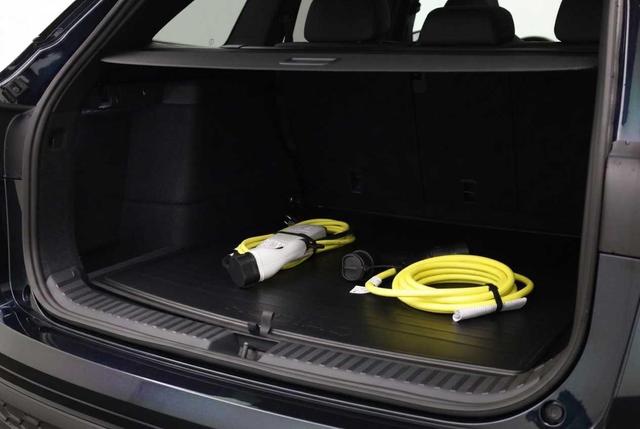 Skoda Kodiaq Sportline 1.5 TSI 204PS PHEV DSG Sitzheizung v+h Frontscheibe beheizb. 20"LM schwenkb. AHK elektr. PanoDach Alcantara PDC R&uuml;ckf.Kamera Klimaautomatik Lenkradheizung Navi Apple CarPlay Android Auto 2xKeyless vollelektr. Reichweite 116KM 