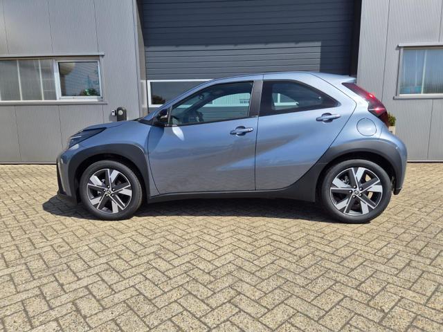 Toyota Aygo X Pure 1.5 Hybrid 116PS Automatik Sitzheizung Klimaautomatik R&uuml;ckf.Kamera AbstandsTempomat Nebelscheinw. Multifunktionslenkrad Bluetooth Touchscreen Apple CarPlay + Android Auto 2xKeyless 