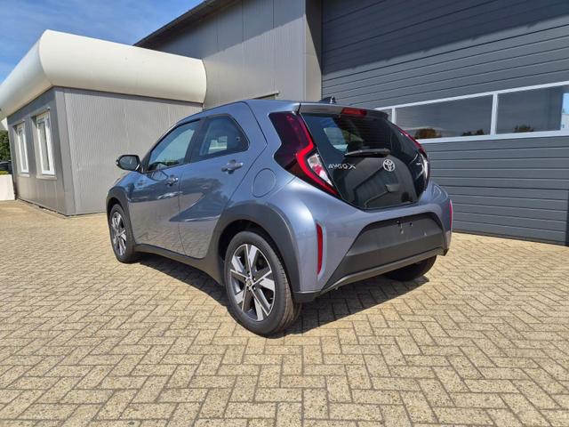 Toyota Aygo X Pure 1.5 Hybrid 116PS Automatik Sitzheizung Klimaautomatik R&uuml;ckf.Kamera AbstandsTempomat Nebelscheinw. Multifunktionslenkrad Bluetooth Touchscreen Apple CarPlay + Android Auto 2xKeyless 