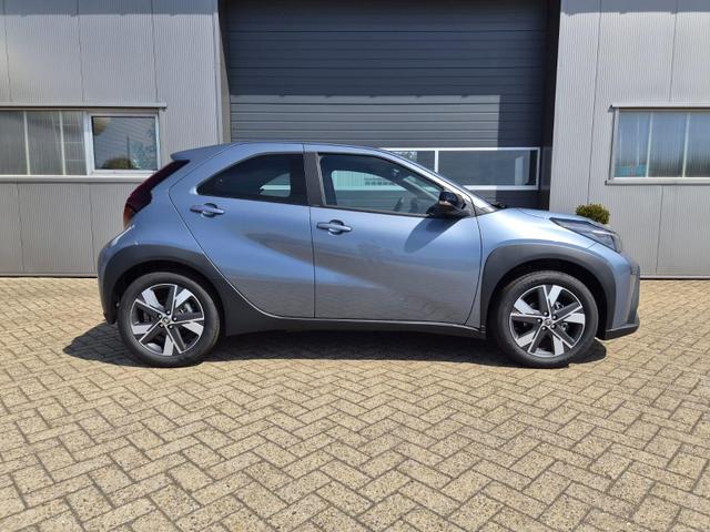 Toyota Aygo X Pure 1.5 Hybrid 116PS Automatik Sitzheizung Klimaautomatik R&uuml;ckf.Kamera AbstandsTempomat Nebelscheinw. Multifunktionslenkrad Bluetooth Touchscreen Apple CarPlay + Android Auto 2xKeyless 
