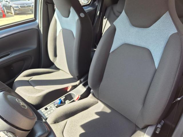 Toyota Aygo X Pure 1.5 Hybrid 116PS Automatik Sitzheizung Klimaautomatik R&uuml;ckf.Kamera AbstandsTempomat Nebelscheinw. Multifunktionslenkrad Bluetooth Touchscreen Apple CarPlay + Android Auto 2xKeyless 