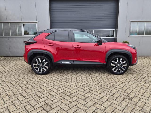 Toyota Yaris Cross 1.5-l 130PS HEV Automatik Style Matrix-LED 4xKamera elektr. Heckklappe Sitzheizung Lenkradheizung Klimaautomatik Navi Bluetooth wireless Apple CarPlay + Android Auto ACC PDC v+h 18"LM 