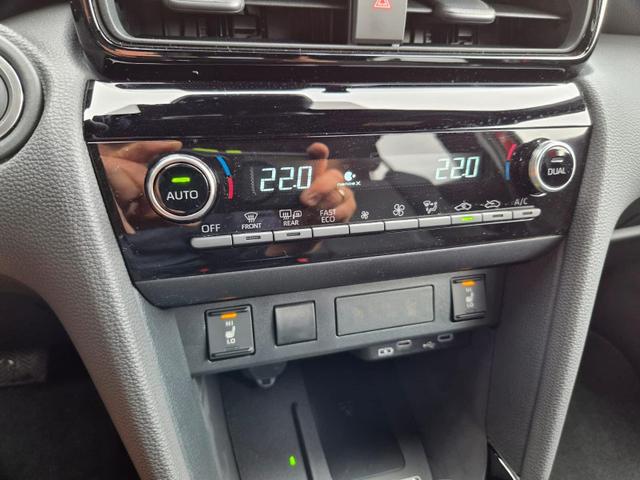 Toyota Yaris Cross 1.5-l 130PS HEV Automatik Style Matrix-LED 4xKamera elektr. Heckklappe Sitzheizung Lenkradheizung Klimaautomatik Navi Bluetooth wireless Apple CarPlay + Android Auto ACC PDC v+h 18"LM 