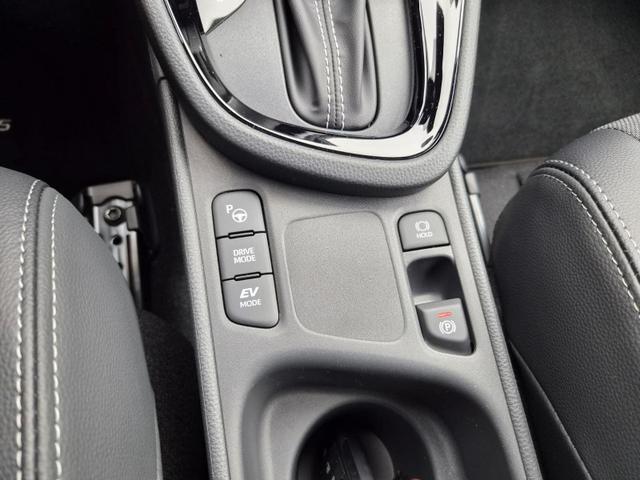 Toyota Yaris Cross 1.5-l 130PS HEV Automatik Style Matrix-LED 4xKamera elektr. Heckklappe Sitzheizung Lenkradheizung Klimaautomatik Navi Bluetooth wireless Apple CarPlay + Android Auto ACC PDC v+h 18"LM 