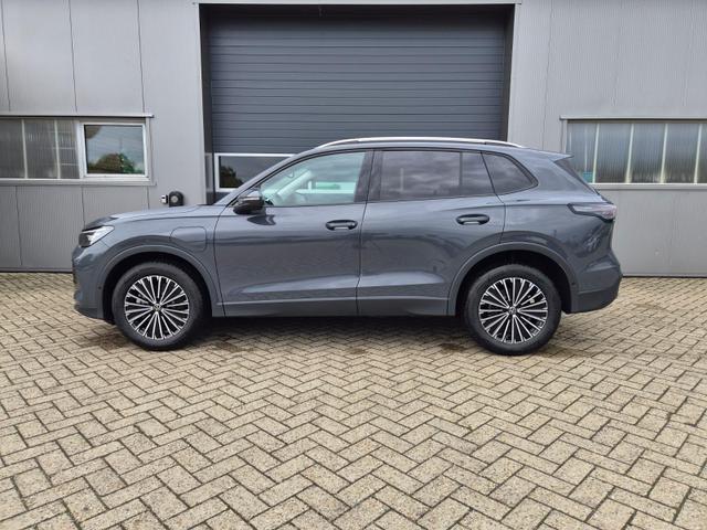 Volkswagen Tiguan Life 1,5 l eHybrid OPF 204PS DSG elekt.AHK Design Paket LED-Plus-Scheinw. elektr. Heckklappe Sitzheizung Lenkradheizung R&uuml;ckf.Kamera Klimaautomatik VW-Radio Bluetooth wireless Apple CarPlay + Android Auto PDC v+h ACC 2xKeyless Digital Cockpit 