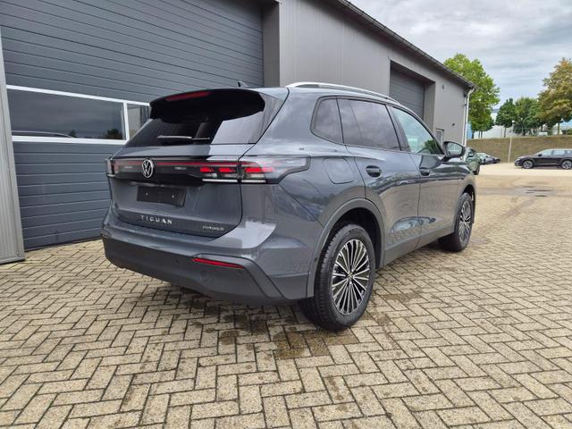 Volkswagen Tiguan Life 1,5 l eHybrid OPF 204PS DSG elekt.AHK Design Paket LED-Plus-Scheinw. elektr. Heckklappe Sitzheizung Lenkradheizung R&uuml;ckf.Kamera Klimaautomatik VW-Radio Bluetooth wireless Apple CarPlay + Android Auto PDC v+h ACC 2xKeyless Digital Cockpit 