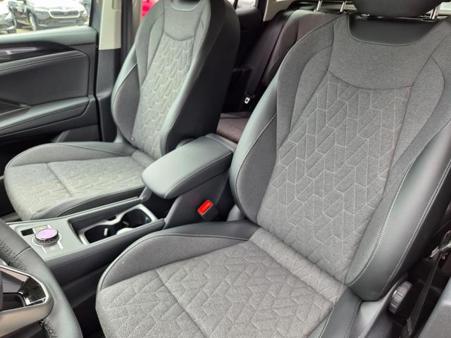 Volkswagen Tiguan Life 1,5 l eHybrid OPF 204PS DSG elekt.AHK Design Paket LED-Plus-Scheinw. elektr. Heckklappe Sitzheizung Lenkradheizung R&uuml;ckf.Kamera Klimaautomatik VW-Radio Bluetooth wireless Apple CarPlay + Android Auto PDC v+h ACC 2xKeyless Digital Cockpit 