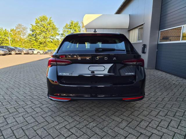 Skoda Octavia Combi 1.5 TSI 150PS m-HEV DSG Selection AHK Klimaautomatik PDC v+h R&uuml;ckf.Kamera Sitzheizung Apple CarPlay Android Auto 16"LM 