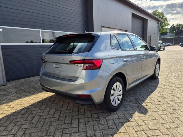 Skoda Fabia 1.0 TSI 95PS Selection 5-t&uuml;rig R&uuml;ckf.Kamera Parksensoren Sitzheizung Multifunktionslenkrad Klima Skoda-Radio Bluetooth Touchscreen Tempomat Nebelsch. Apple CarPlay + Android Auto 