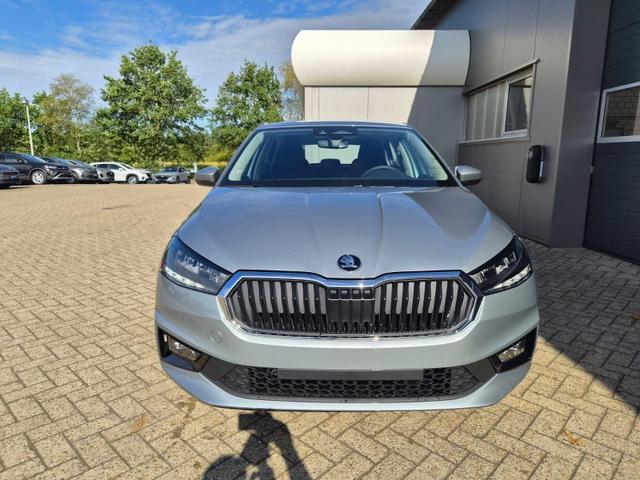 Skoda Fabia 1.0 TSI 95PS Selection 5-t&uuml;rig R&uuml;ckf.Kamera Parksensoren Sitzheizung Multifunktionslenkrad Klima Skoda-Radio Bluetooth Touchscreen Tempomat Nebelsch. Apple CarPlay + Android Auto 